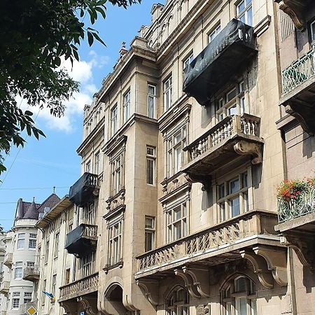 Mini-Hotel Under The Roof Λβιβ Εξωτερικό φωτογραφία